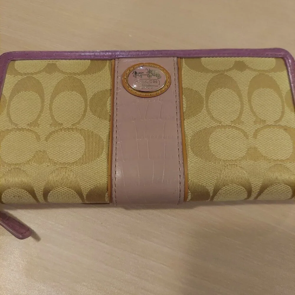 Coach Light Taupe & Lilac Card Bill ID coin Zip Around Accordion Wallet EUC *HP* - Picture 1 of 10